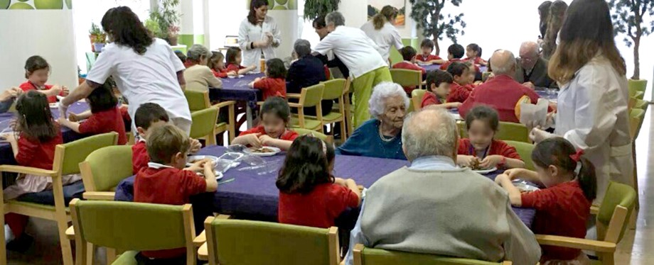 l Método Hoffmann aplica el encuentro entre niños y mayores como terapia en Vitalia Ferraz